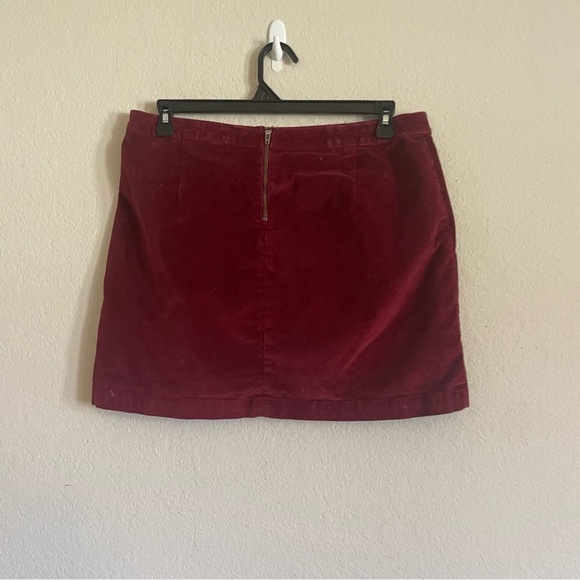 Mossimo Supply Co velour woman studded skirt size 14 fall mini burgundy autumn - Picture 8 of 10